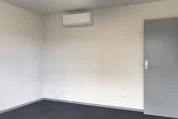 275m² Industrial Warehouse for Lease – Onekawa