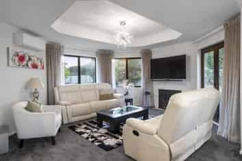 20 Gemini Place, Kawaha Point