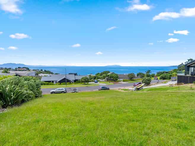 46 Lax Crescent, Leigh