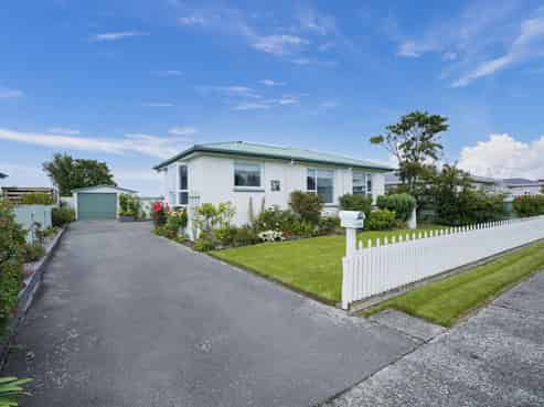 121 Derwent Crescent, Glengarry