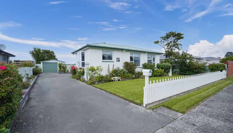 121 Derwent Crescent, Glengarry
