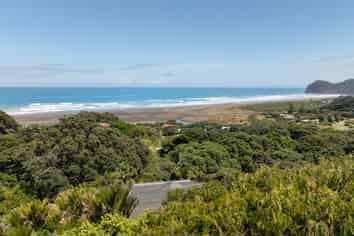 61 Garden Road, Piha