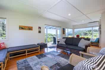 61 Garden Road, Piha