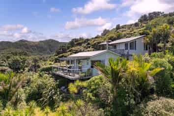 61 Garden Road, Piha