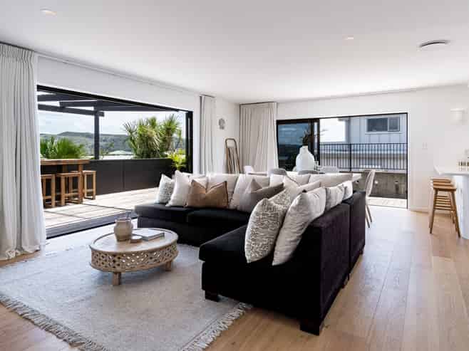 10C Long Street, Raglan