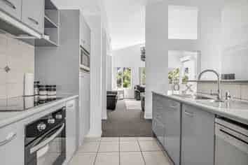 92 Riverton Drive, Randwick Park