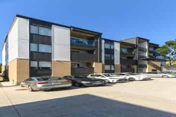 303/48 Clay works lane, New Lynn