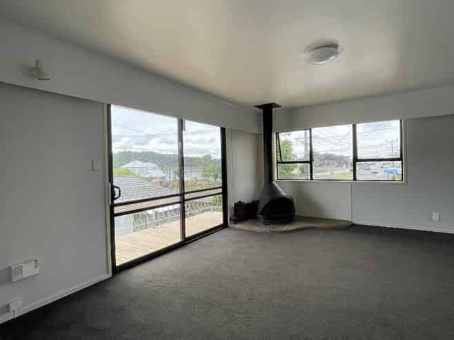 226 Henderson Valley Road , Henderson