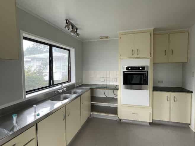 226 Henderson Valley Road , Henderson