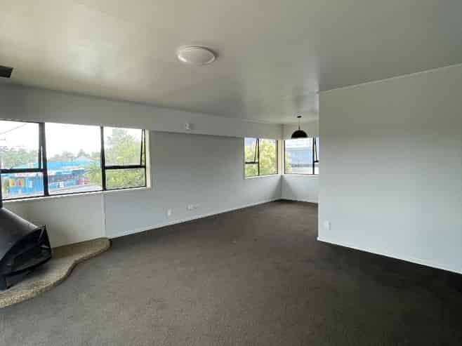 226 Henderson Valley Road , Henderson