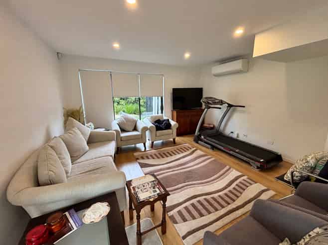 1/2 Windermere Crescent, Blockhouse Bay