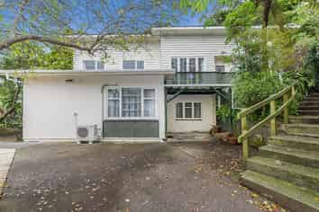 8B Chester Road, Tawa