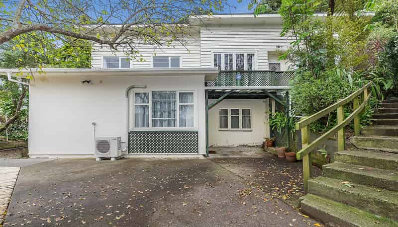 8B Chester Road, Tawa