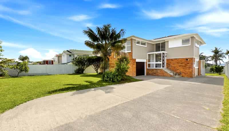 24 Sea Spray Drive, Bucklands Beach