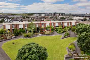 10 Baber Drive, Stonefields