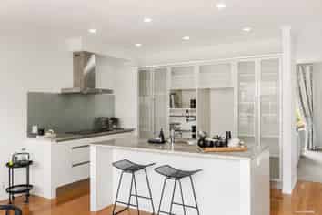 10 Baber Drive, Stonefields