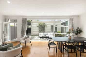 10 Baber Drive, Stonefields