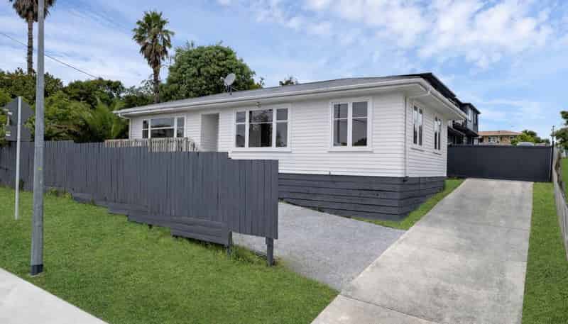 53A Sylvan Crescent, Te Atatu South