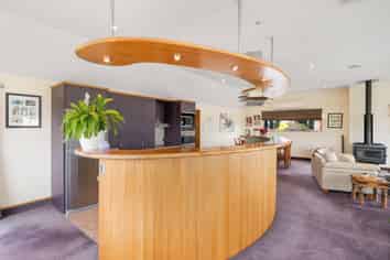 12 Grove Avenue, Weston