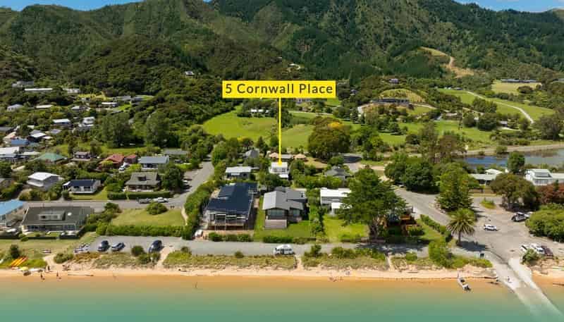 5 Cornwall Place, Tata Beach