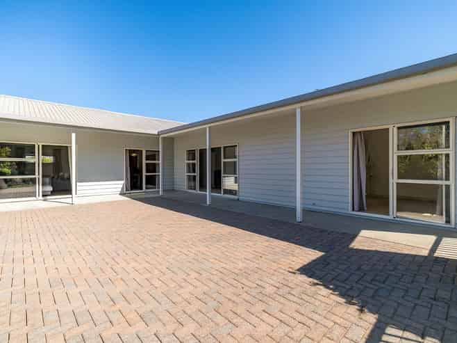 88 Brian Crescent, Stanmore Bay