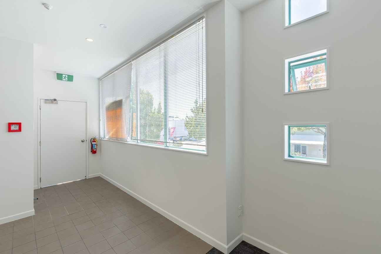 Price Reduced: Modern CBD Office Now Only $14,900! - Vista 6