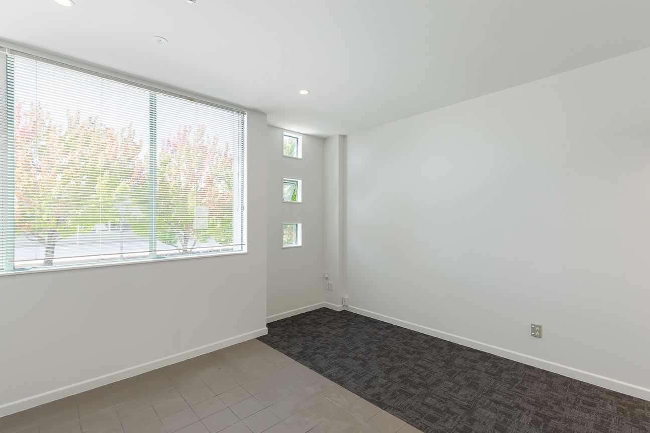 Price Reduced: Modern CBD Office Now Only $14,900! - Altro