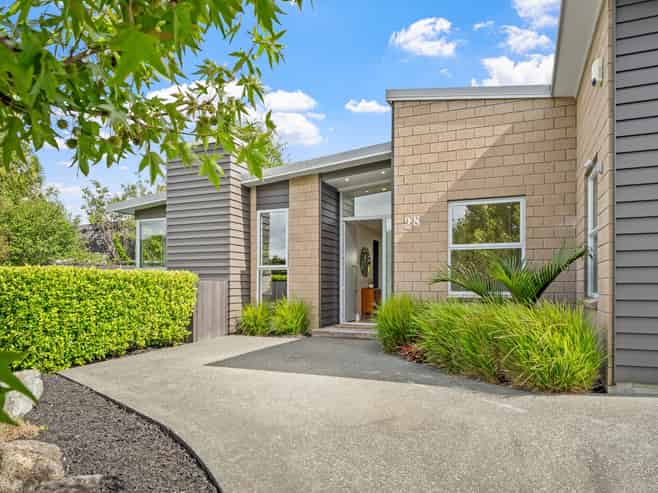 28 Laly Haddon Place, Matakana