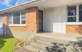 2/1 Churchill Avenue, Manurewa