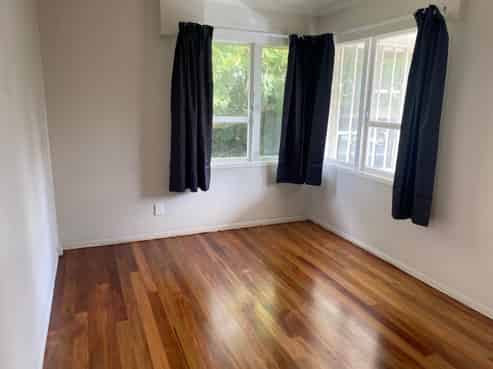 2/1 Churchill Avenue, Manurewa