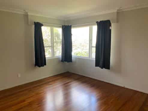 2/1 Churchill Avenue, Manurewa