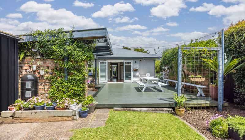 8 Craigbank Avenue, New Lynn