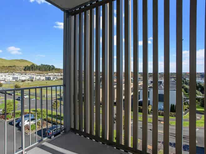 301/4 Bluegrey Avenue, Stonefields