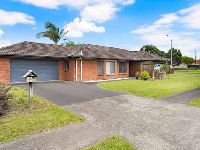 16 Barcaldine Road, Flat Bush