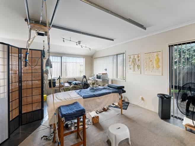 16 Barcaldine Road, Flat Bush