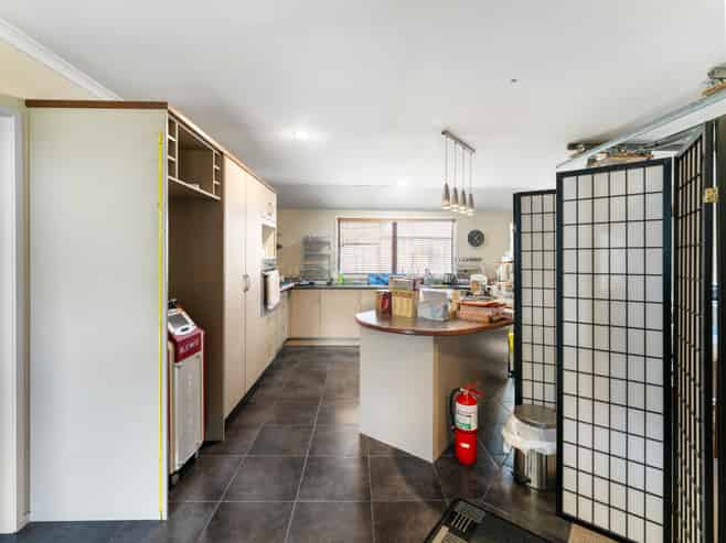 16 Barcaldine Road, Flat Bush