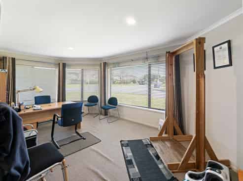 16 Barcaldine Road, Flat Bush