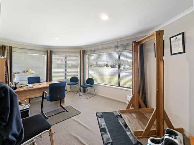 16 Barcaldine Road, Flat Bush