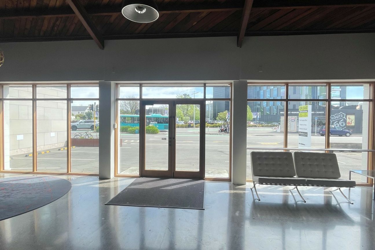 Boutique Industrial Style Office, City Centre - Meer