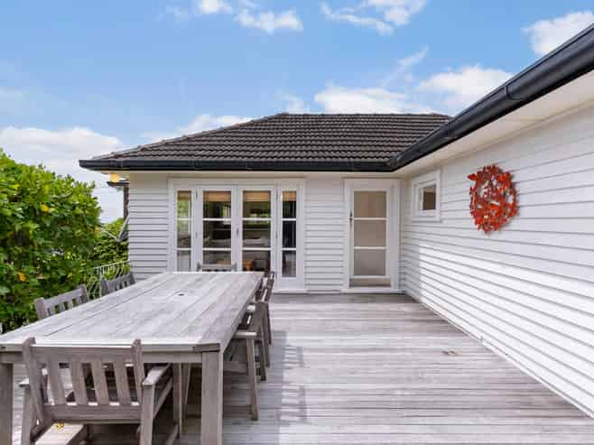 578 Beach Road, Rothesay Bay