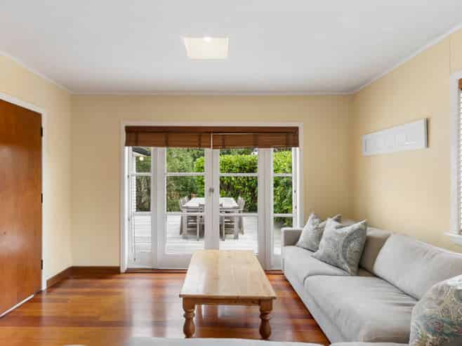 578 Beach Road, Rothesay Bay