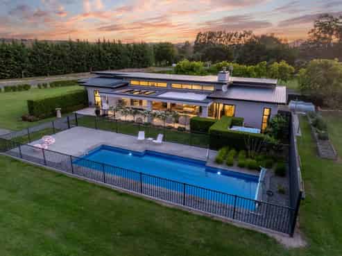 9 Campbell Drive, Martinborough