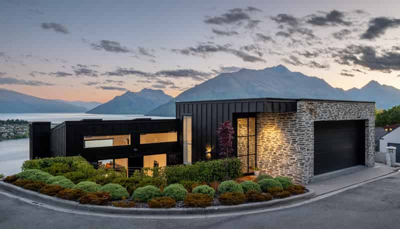 92 Hensman Road, Queenstown