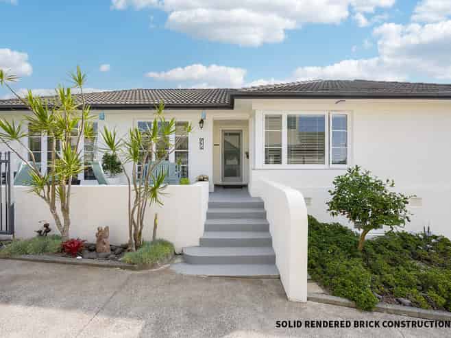2/233b Hillsborough Road, Mount Roskill
