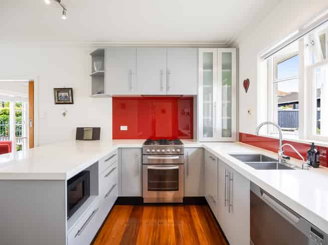 2/233b Hillsborough Road, Mount Roskill