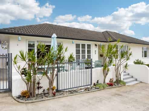 2/233b Hillsborough Road, Mount Roskill