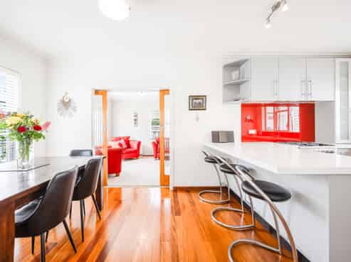 2/233b Hillsborough Road, Mount Roskill