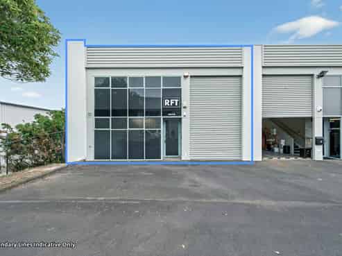 Vacant & Ultra Tidy 179.9sqm Industrial