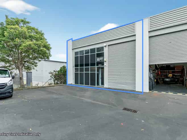 Vacant & Ultra Tidy 179.9sqm Industrial