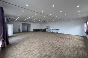 228m² Multi-Use Space - Move-In Today! 